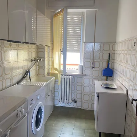 Fronte Mare Quadrilocale 6 Posti, Tv Lavatrice Posto Auto Int 5 * Marcelli